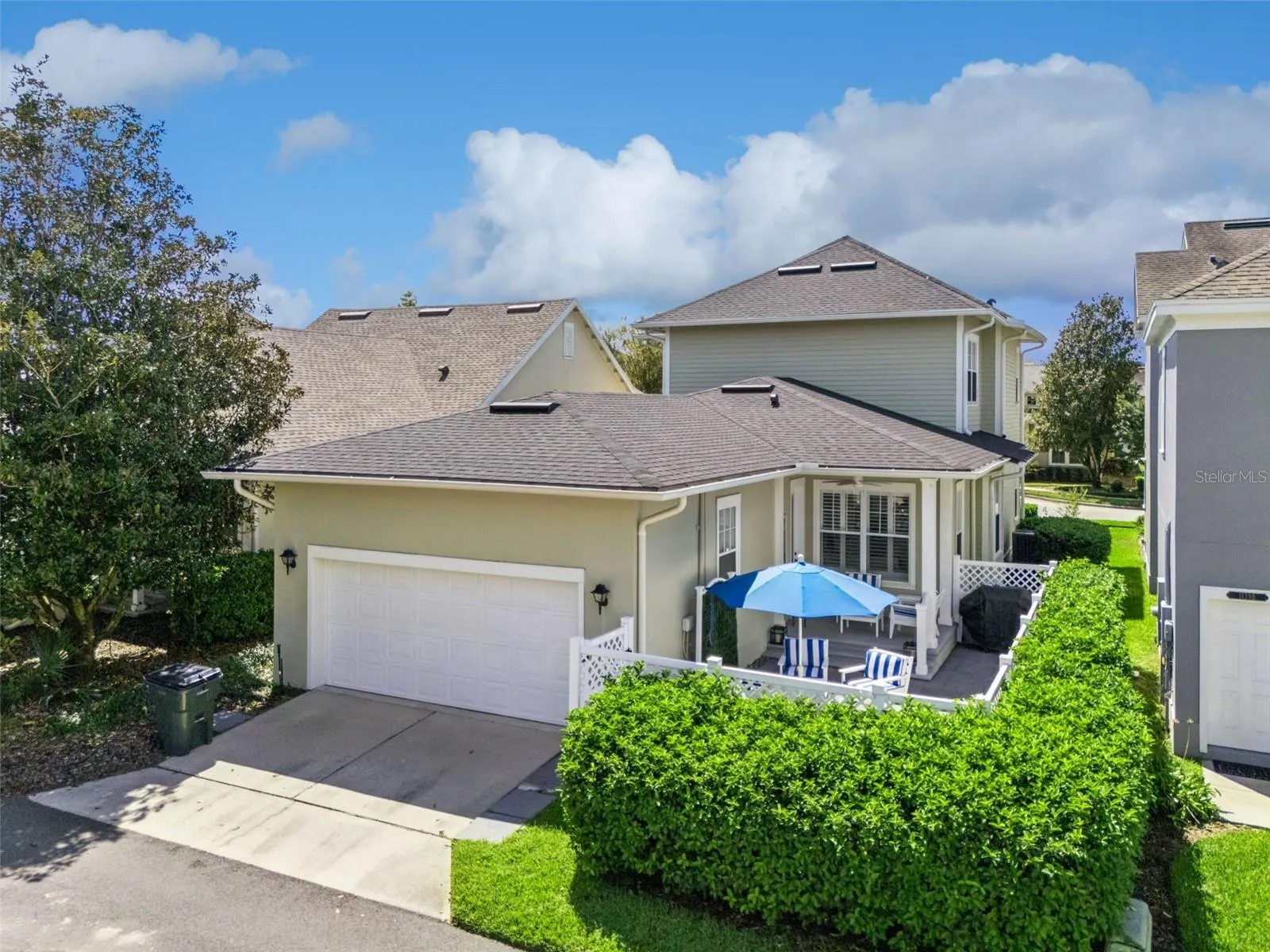 1135 MOSAIC DR