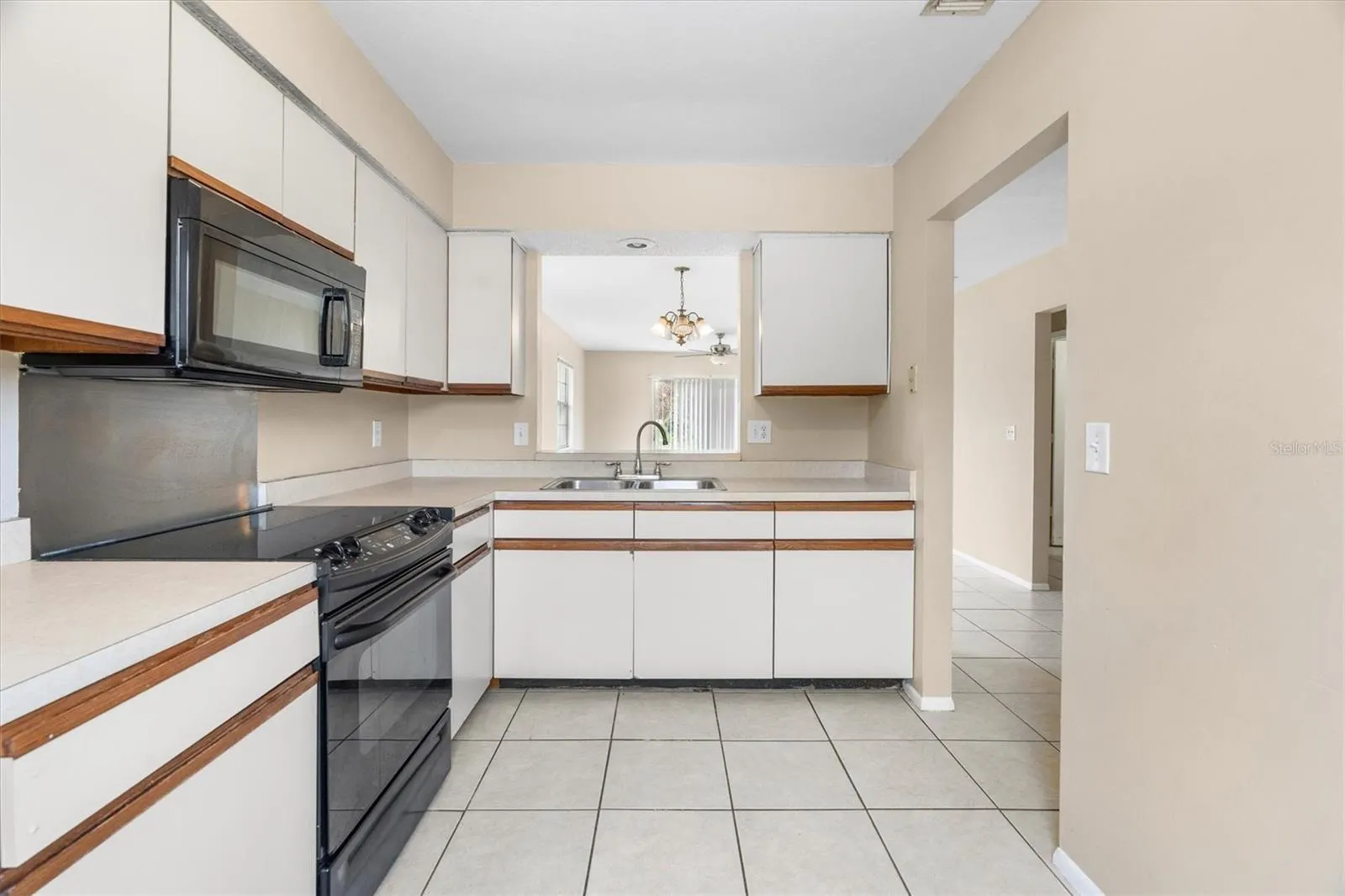 354 CAMILLIA LN