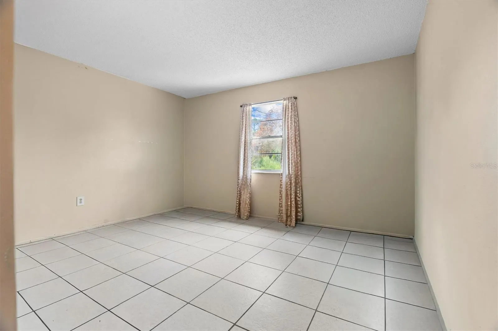 354 CAMILLIA LN