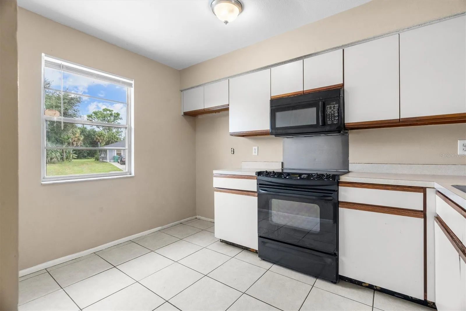 354 CAMILLIA LN