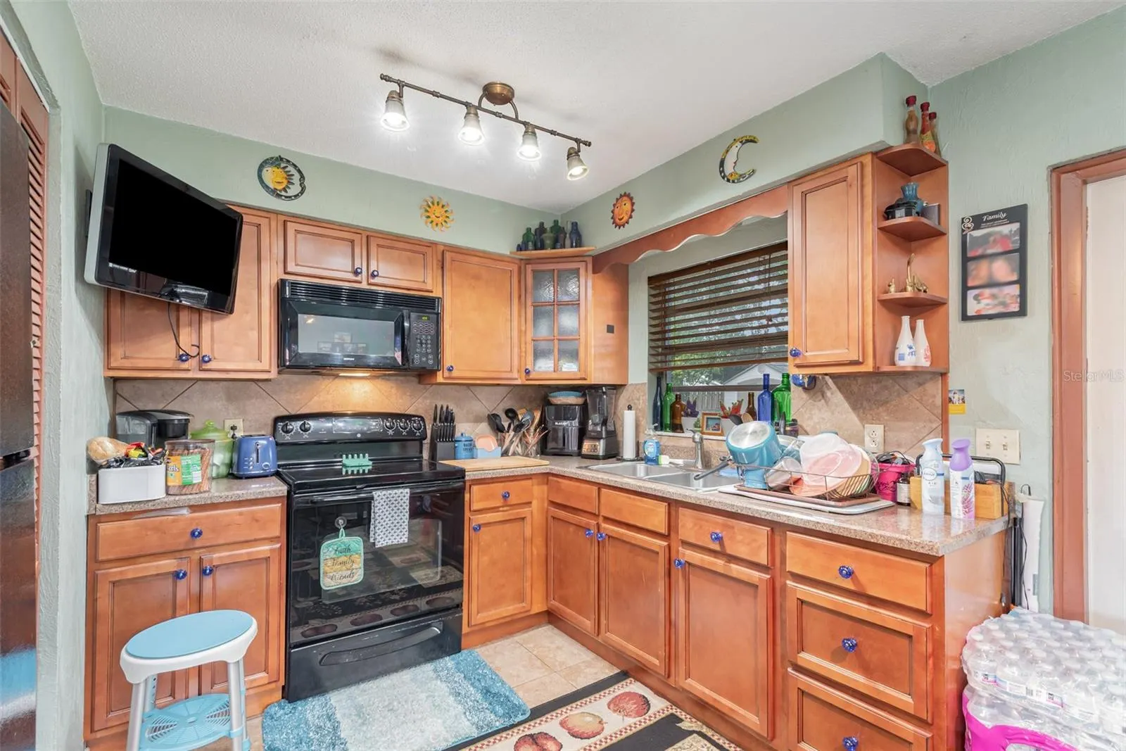 1324 GRANADA AVE