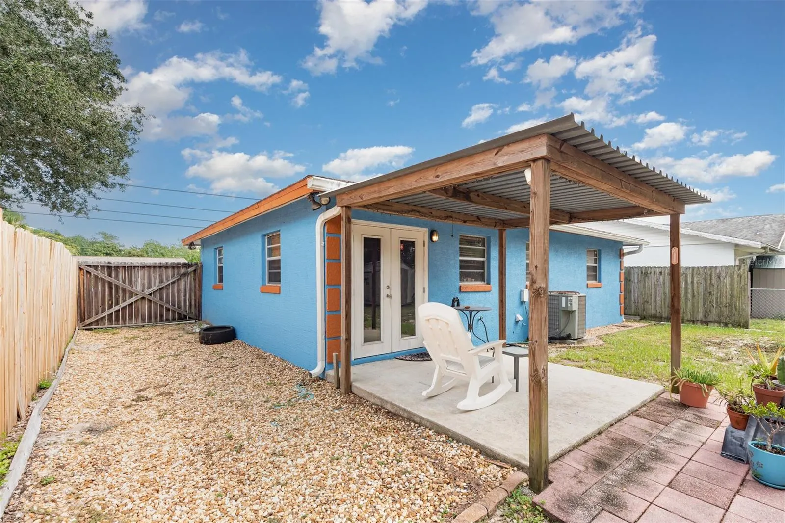 1324 GRANADA AVE