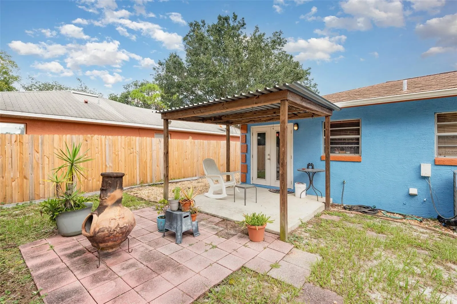 1324 GRANADA AVE
