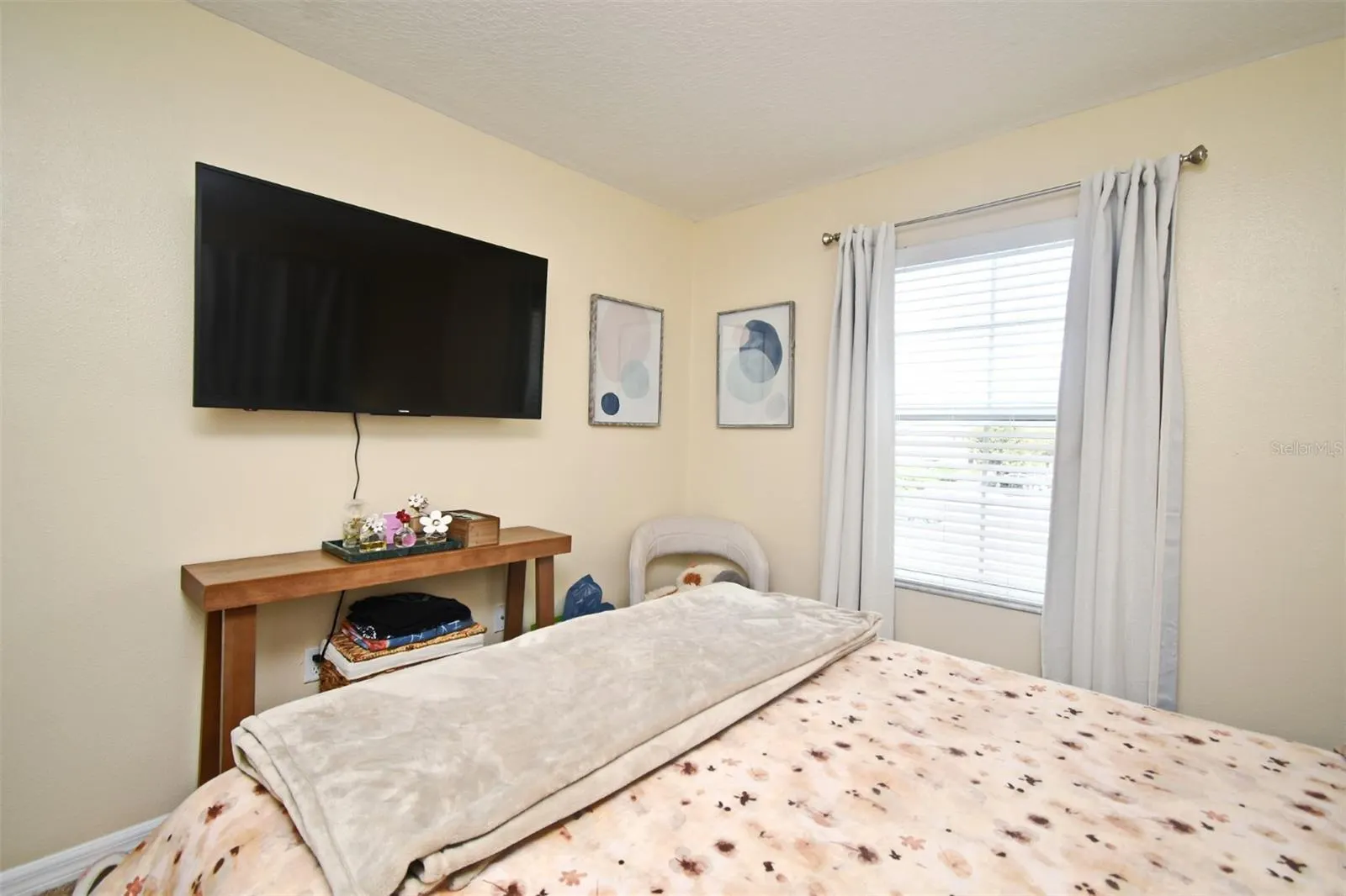 200 CARINA CIR