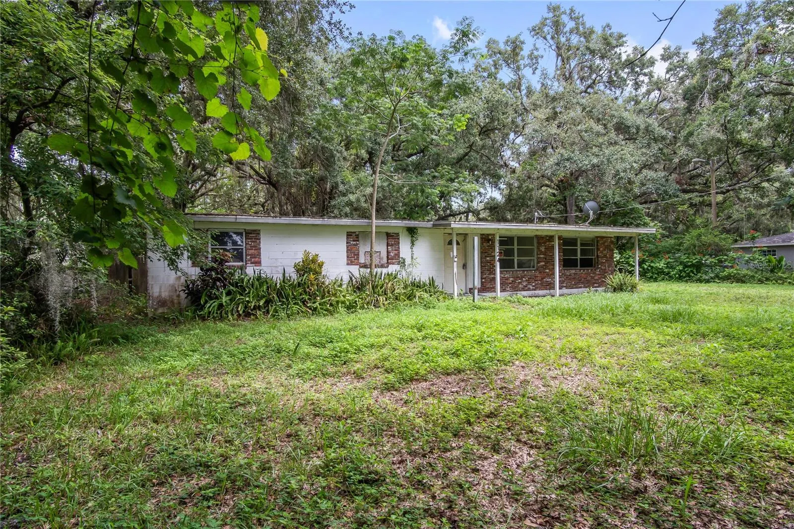 1124 S WIGGINS RD
