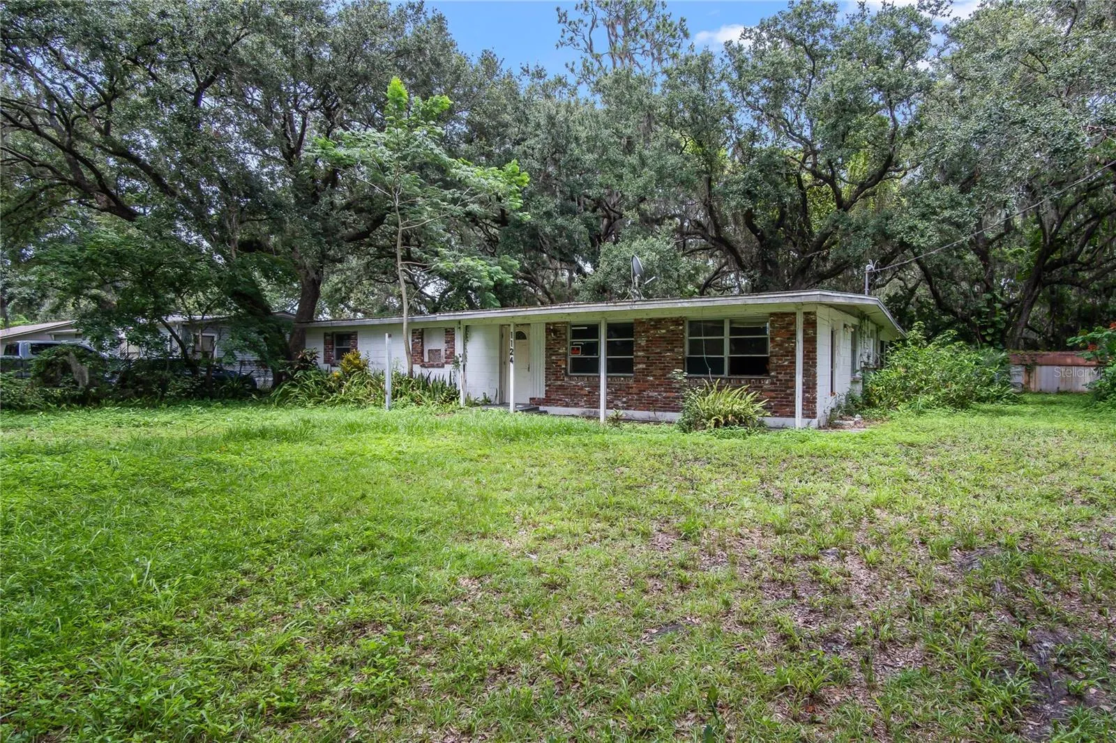 1124 S WIGGINS RD