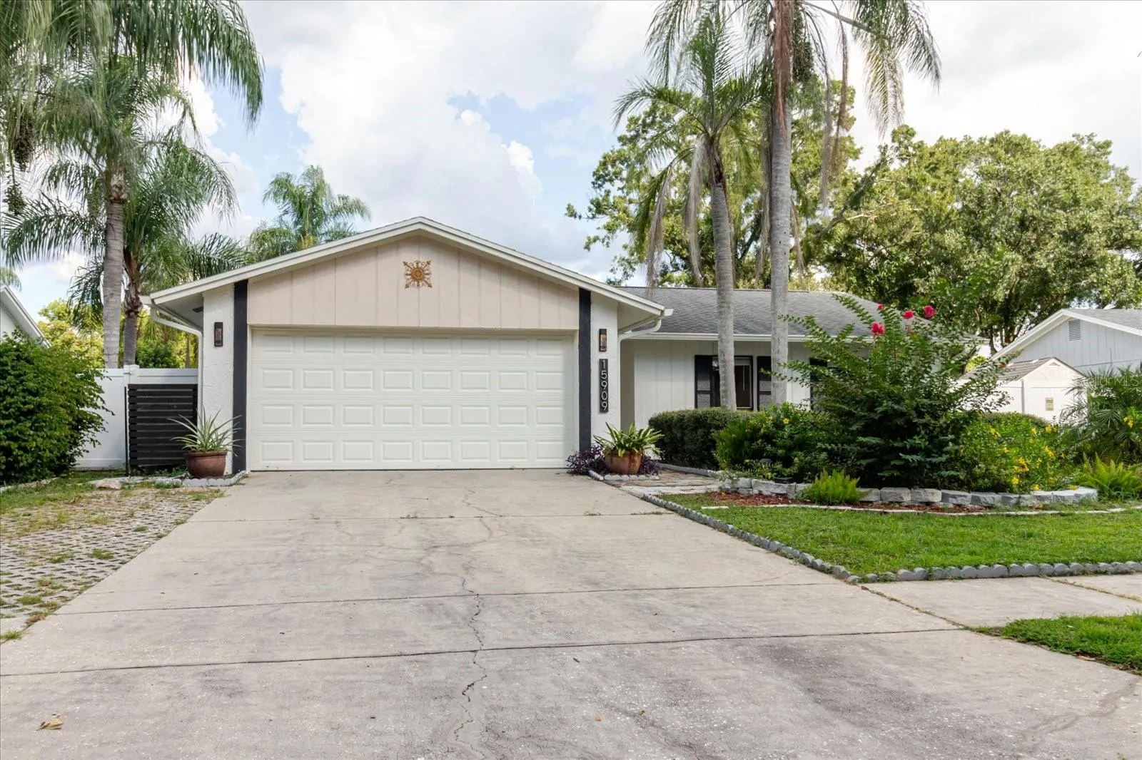 15909 CRYING WIND DR