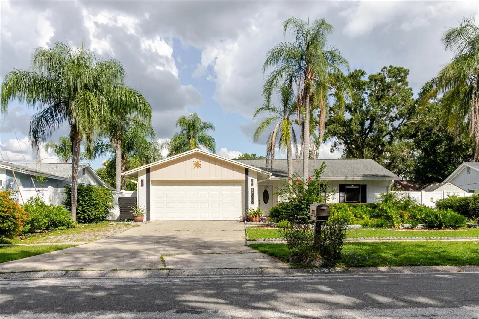 15909 CRYING WIND DR
