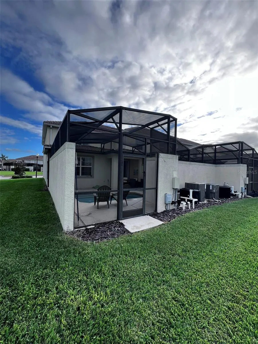 9033 DOGLEG DR