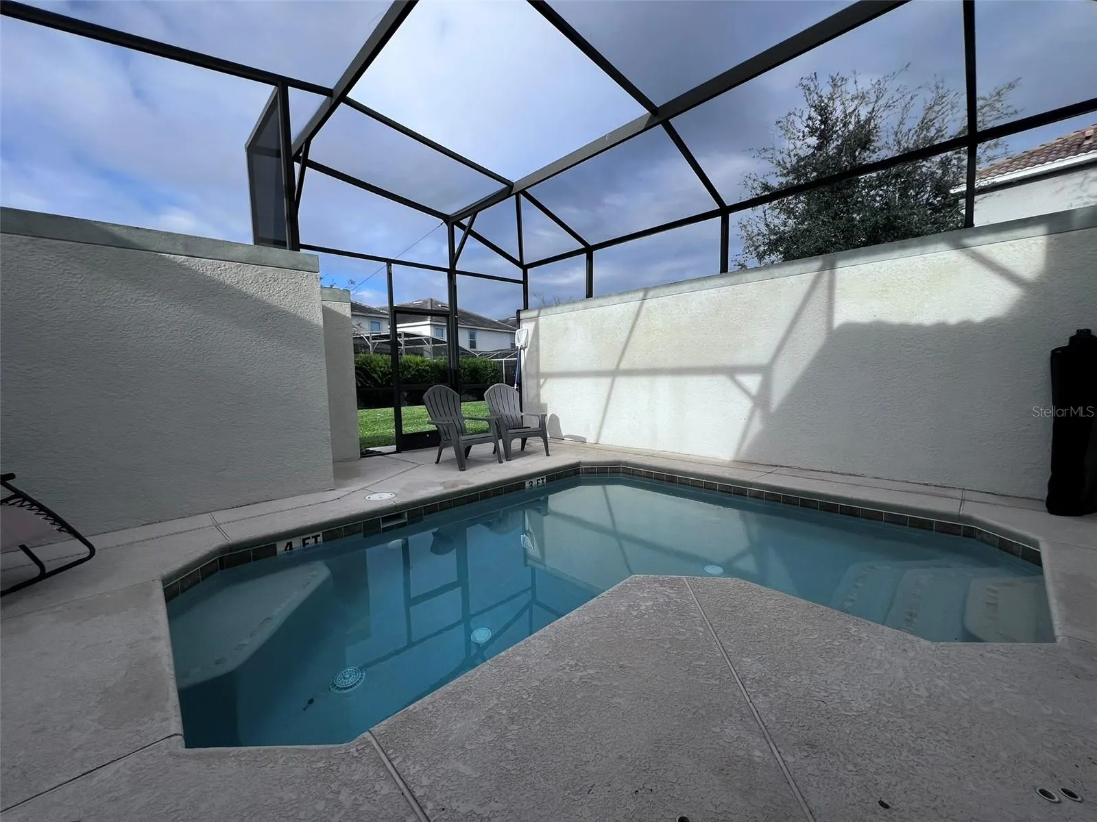 9033 DOGLEG DR