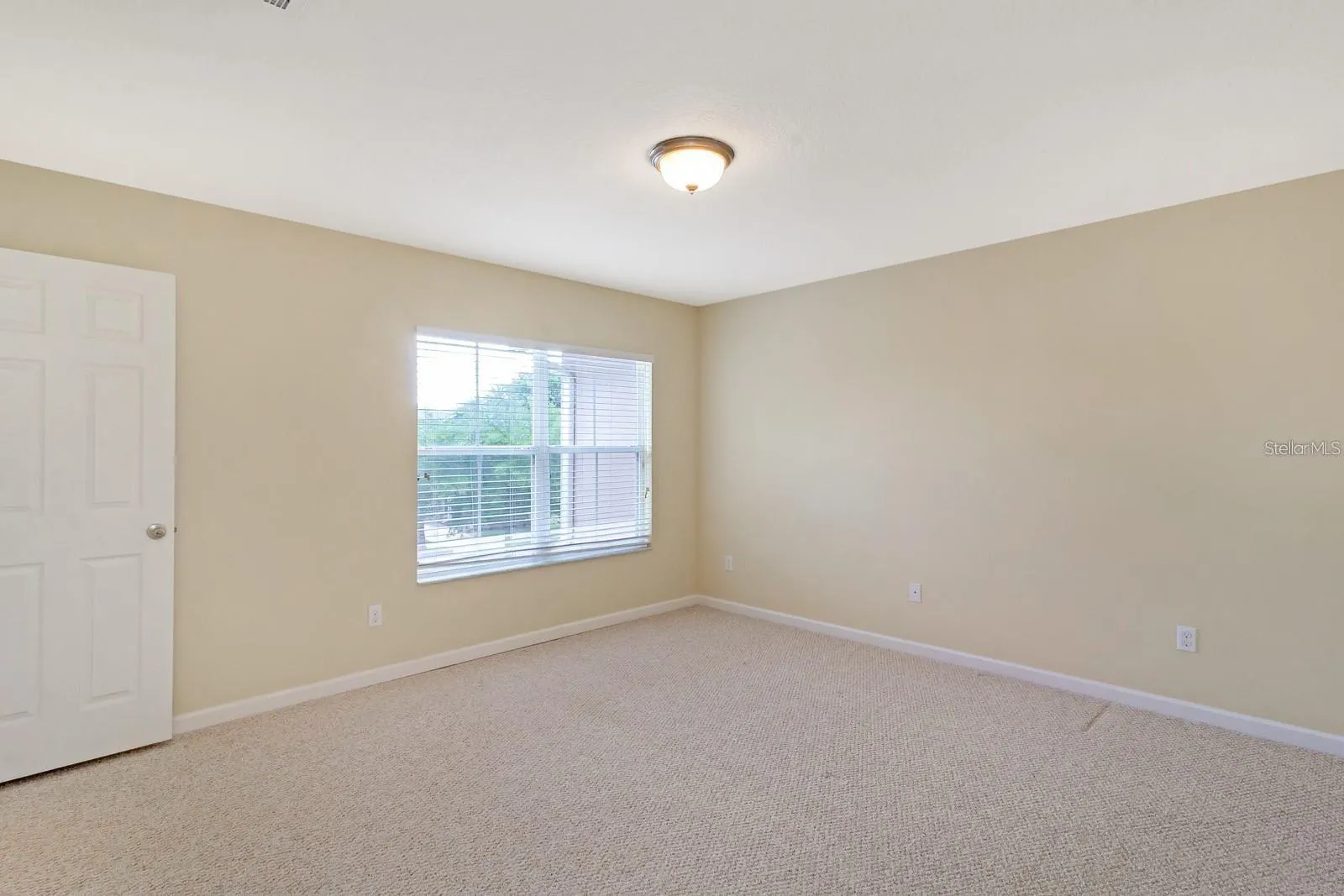 10242 PARK COMMONS DR