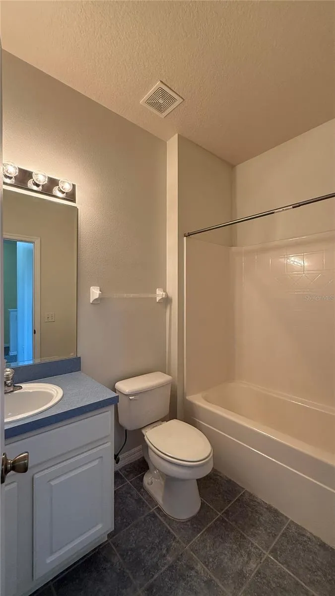 112 MONROE CIR