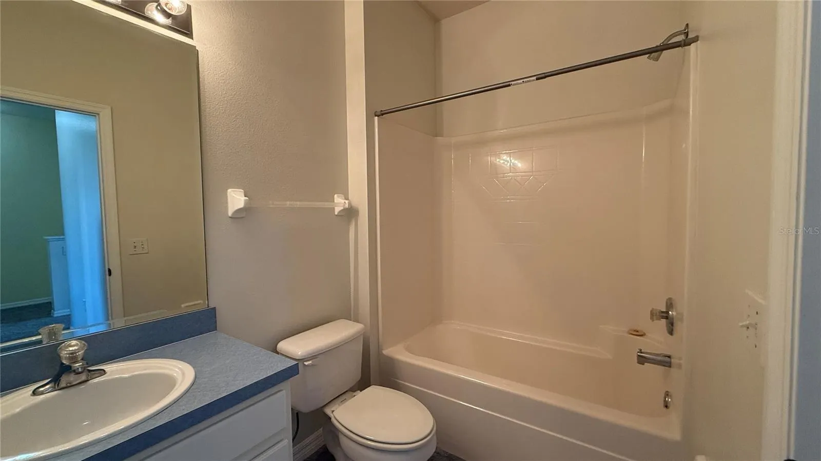 112 MONROE CIR