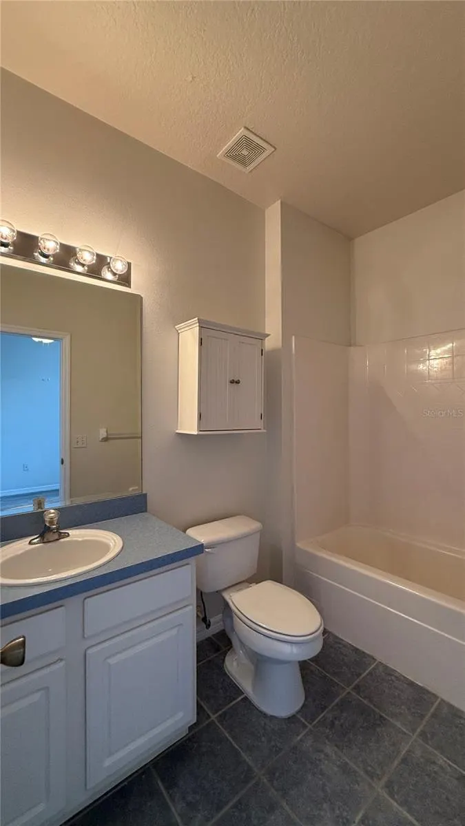 112 MONROE CIR