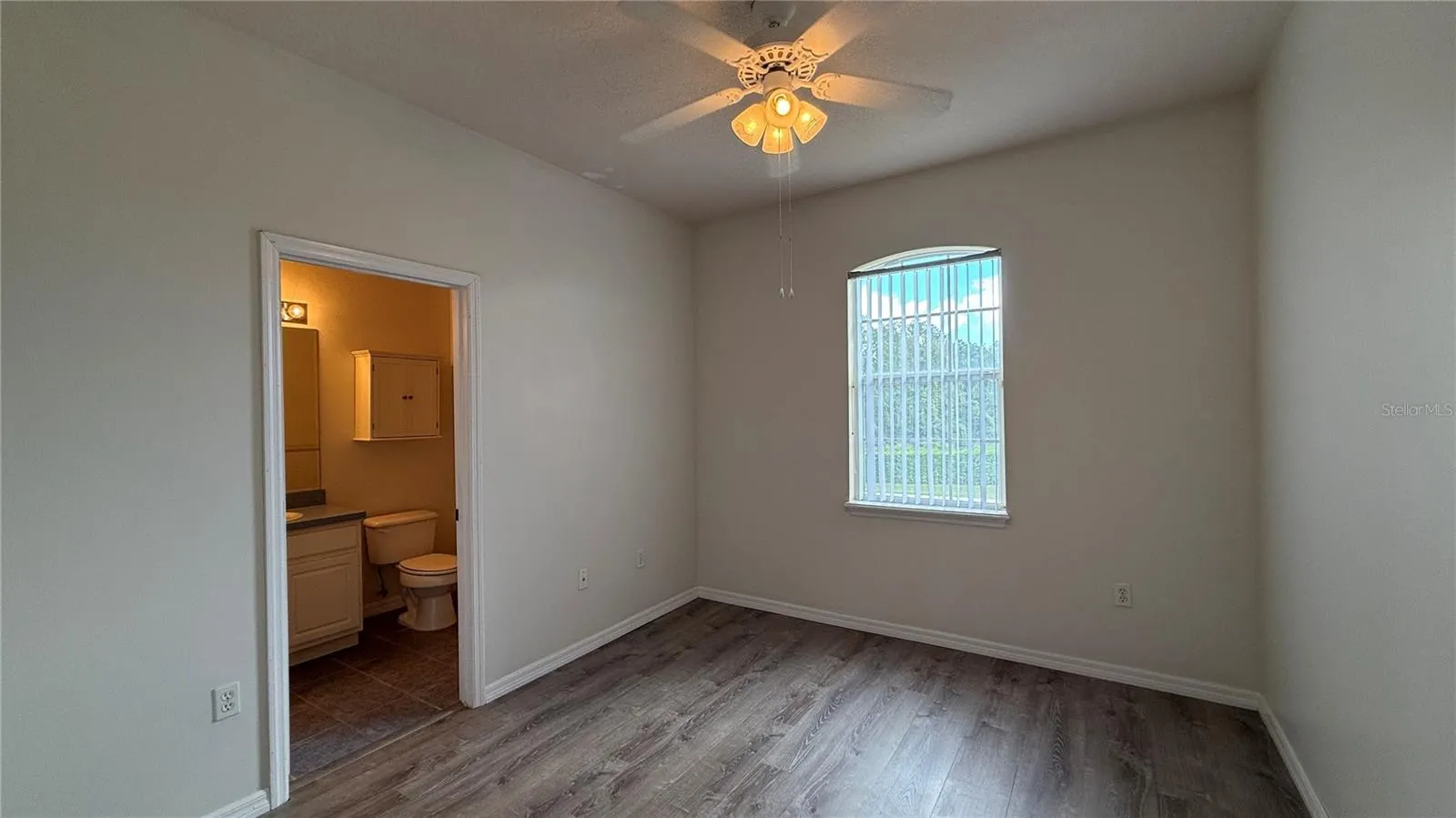 112 MONROE CIR