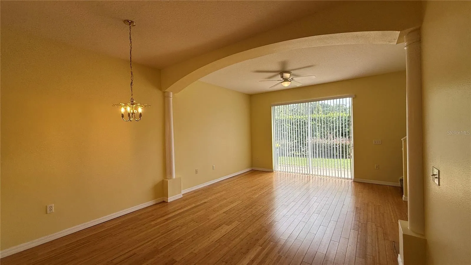 112 MONROE CIR