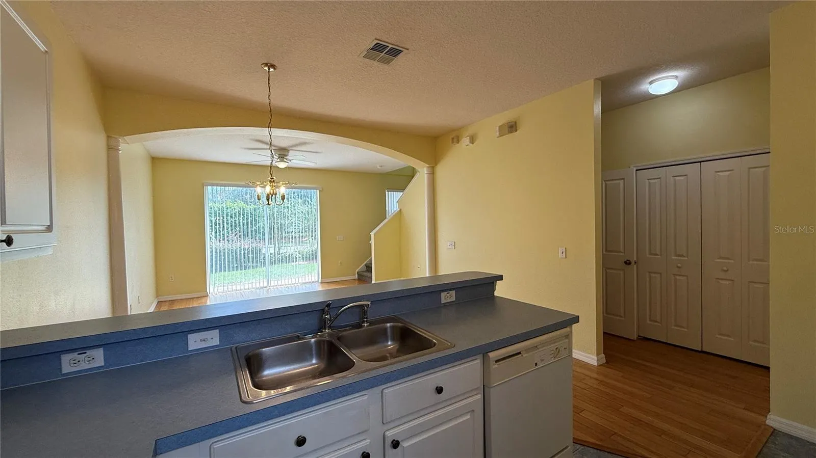 112 MONROE CIR