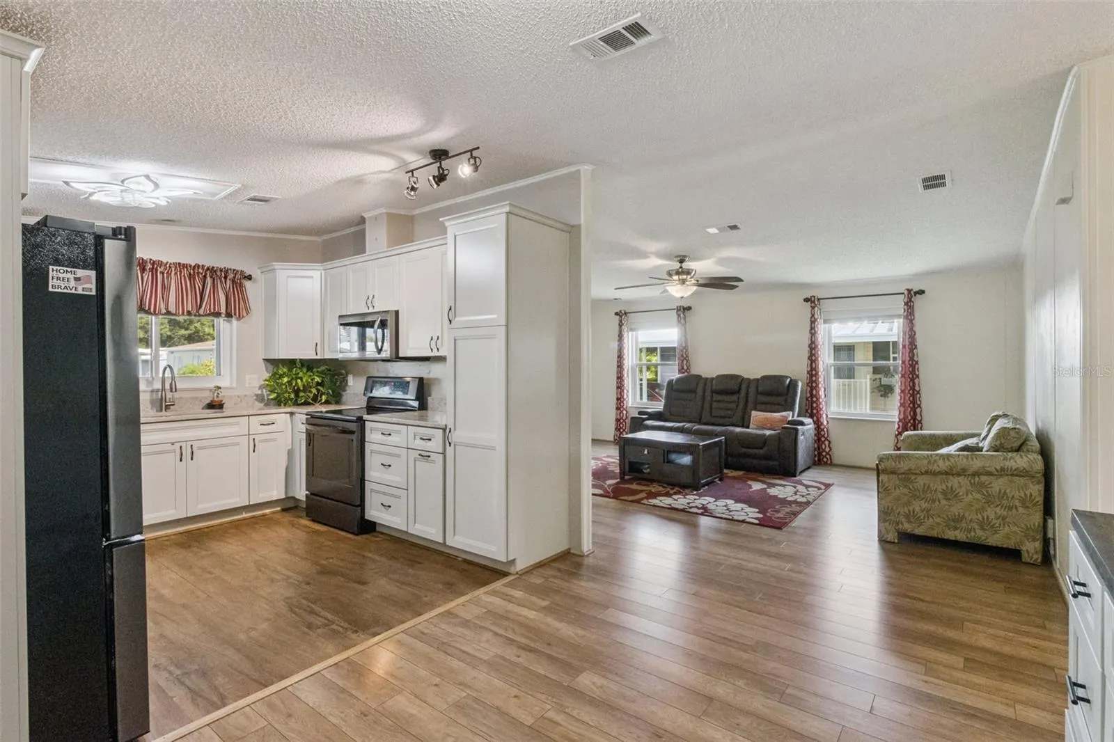 6149 GRAND OAKS DR SE