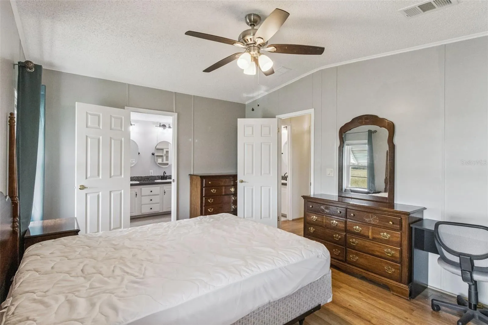 6149 GRAND OAKS DR SE