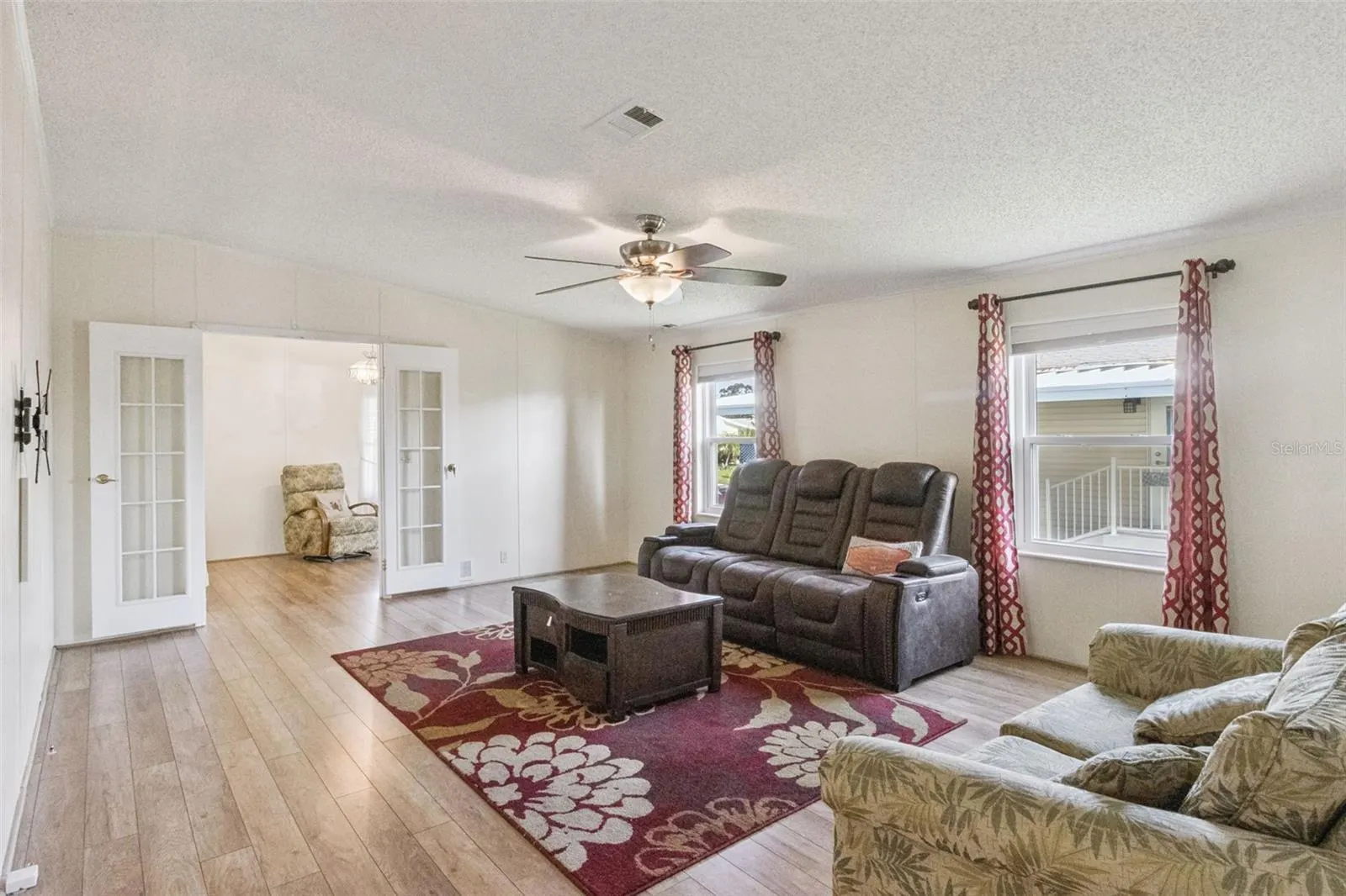 6149 GRAND OAKS DR SE