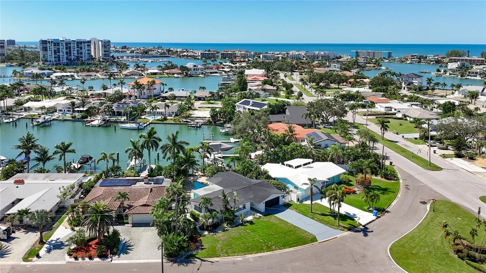 25 ISLAND DR