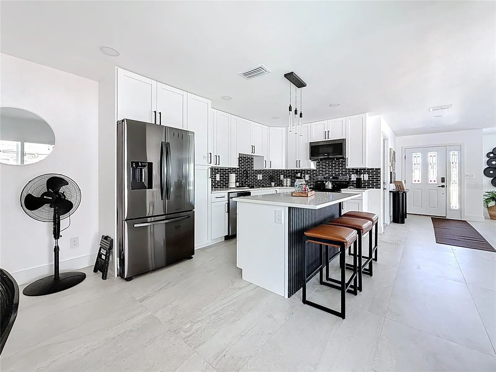 25 ISLAND DR