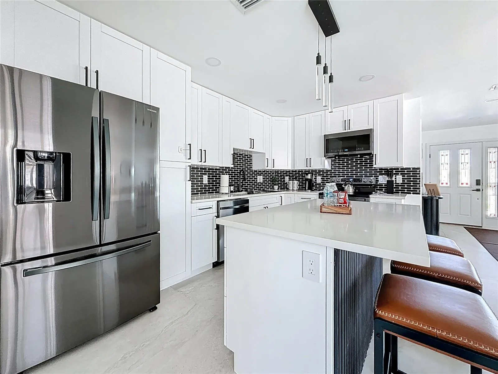 25 ISLAND DR