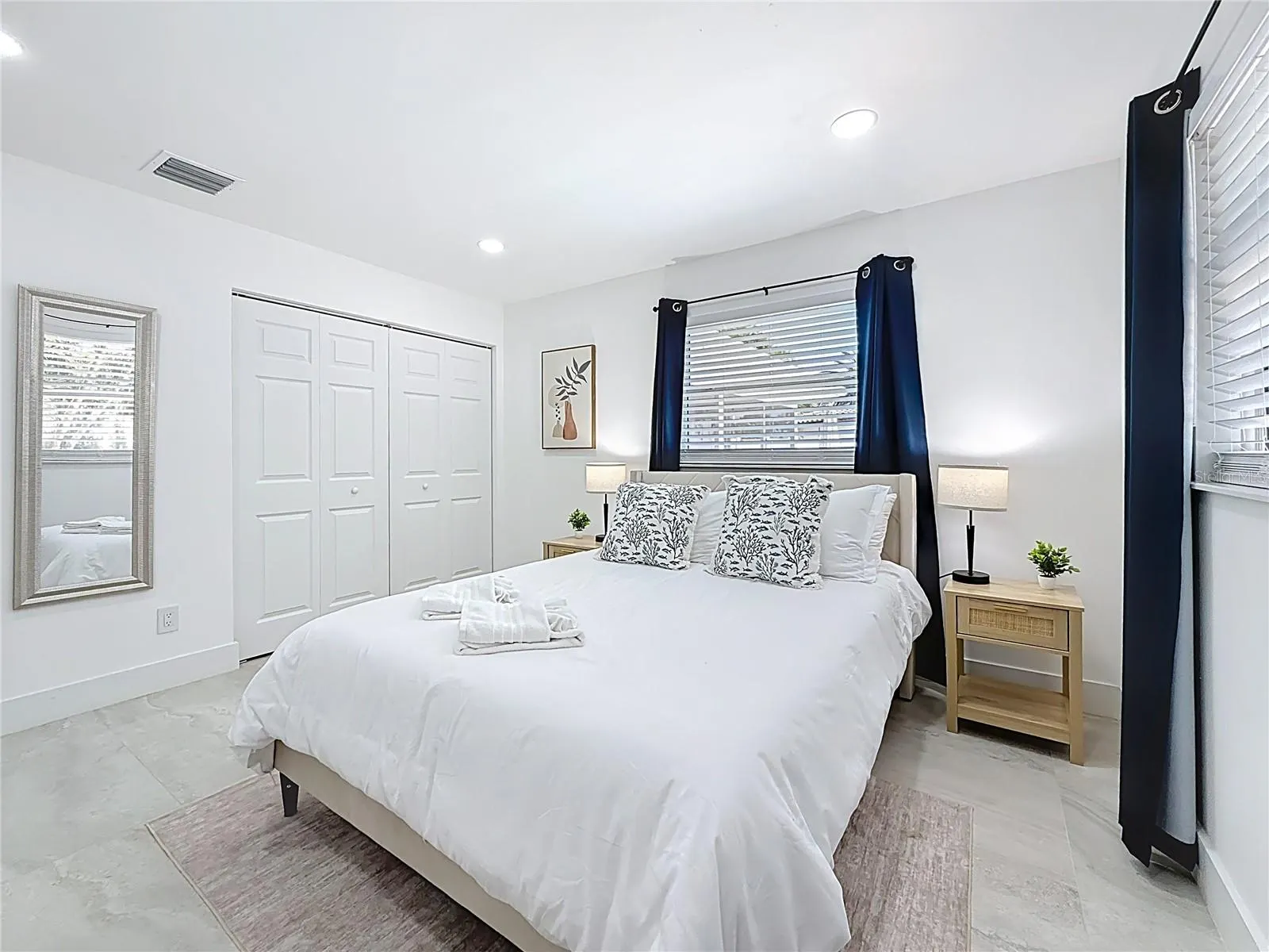 25 ISLAND DR