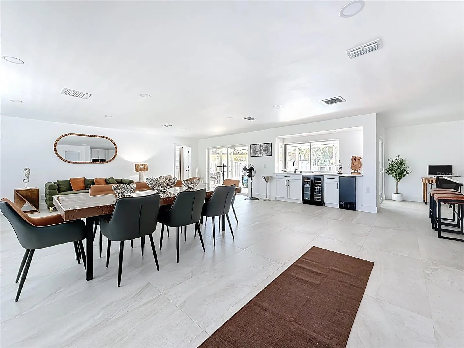 25 ISLAND DR