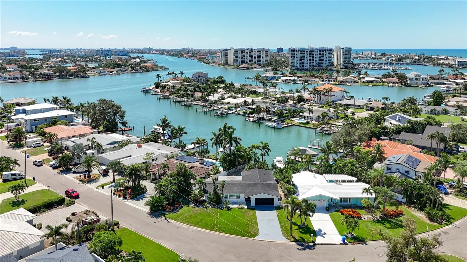 25 ISLAND DR