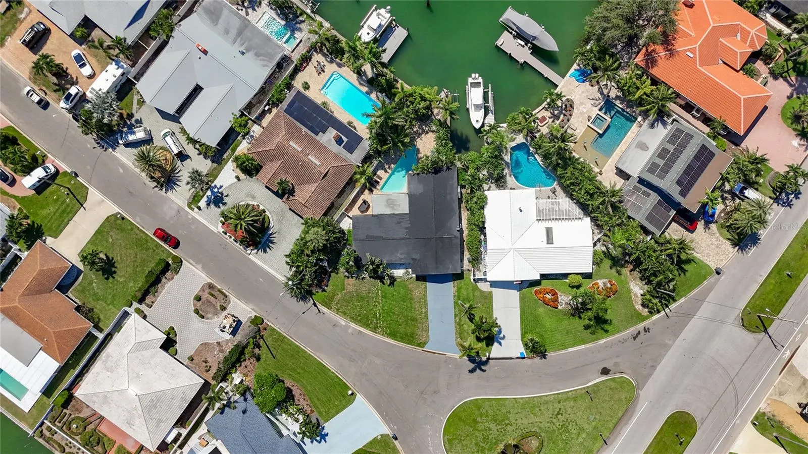 25 ISLAND DR