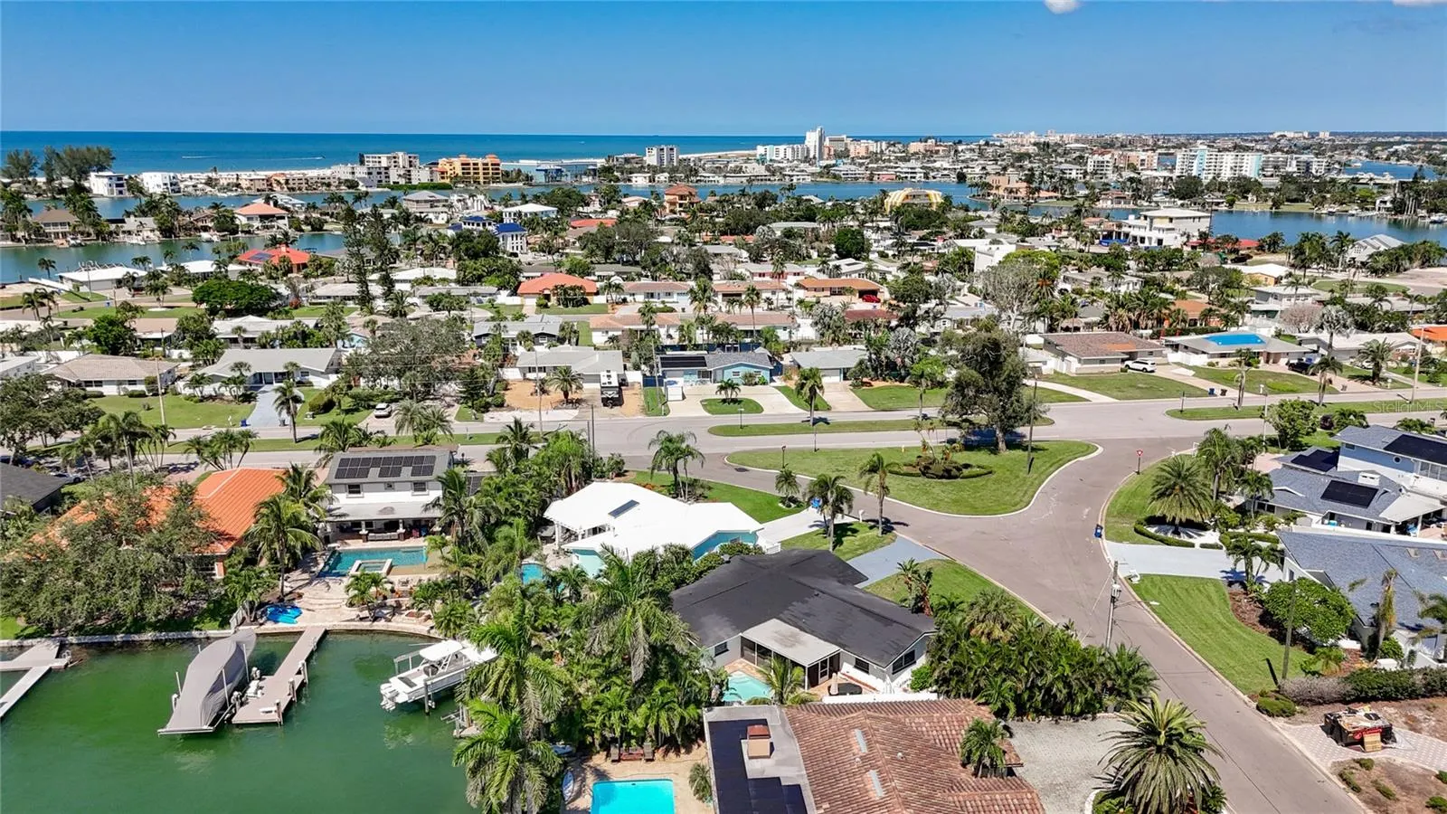 25 ISLAND DR