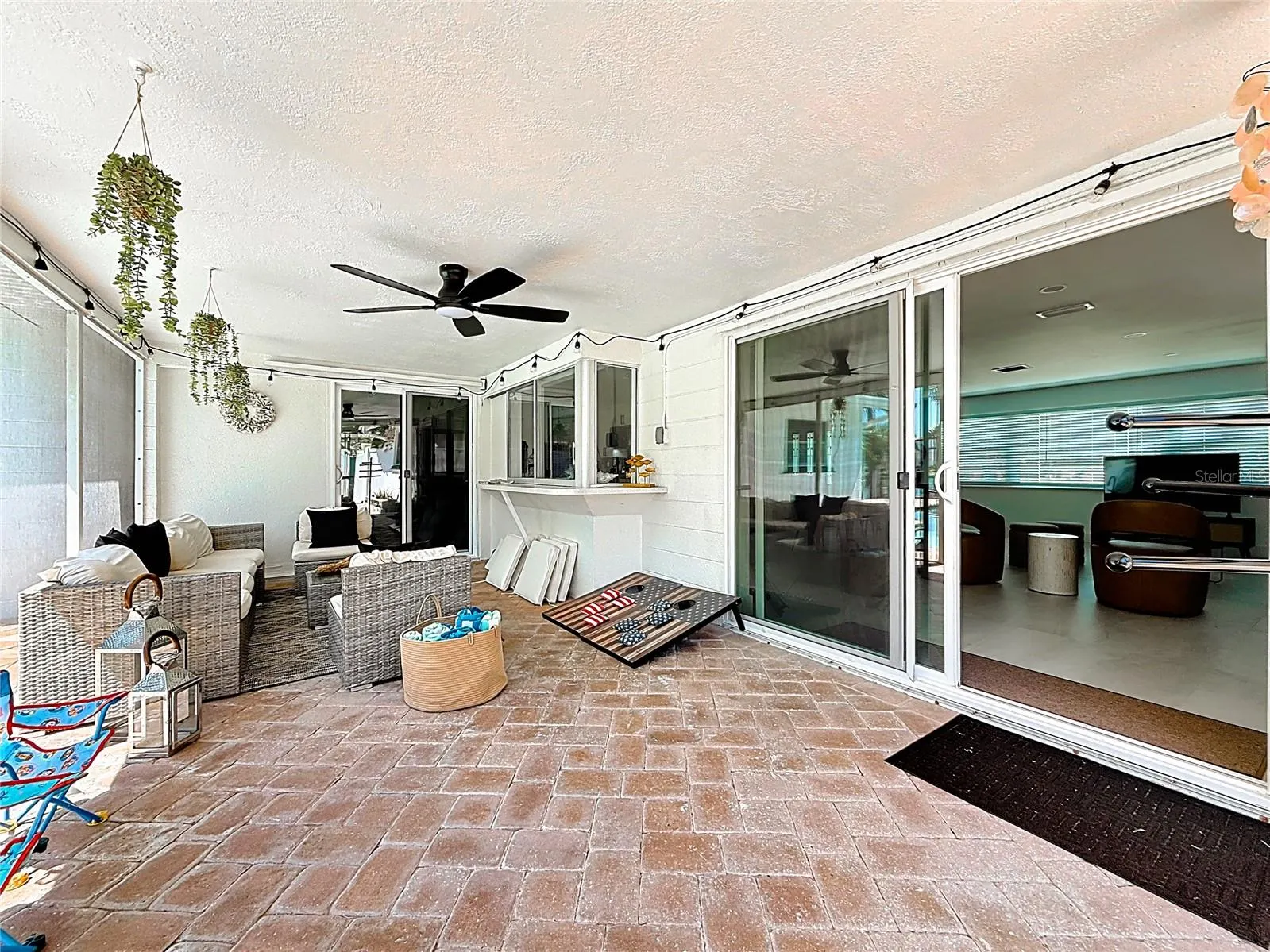 25 ISLAND DR