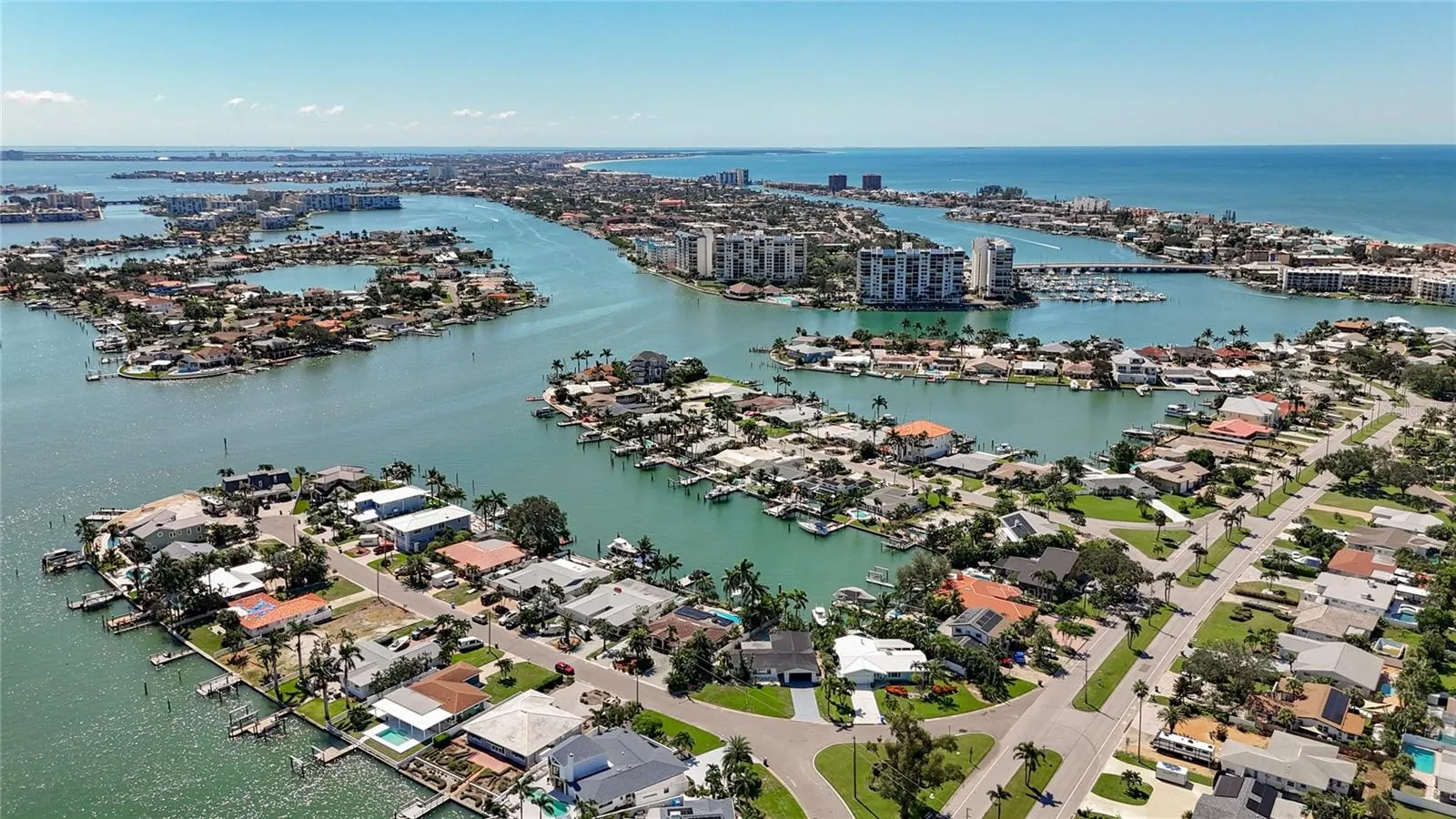 25 ISLAND DR