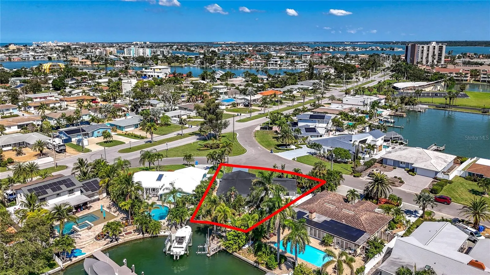 25 ISLAND DR