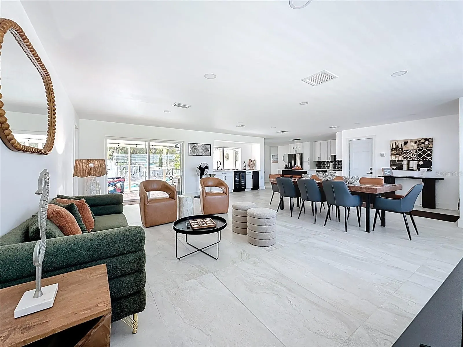 25 ISLAND DR