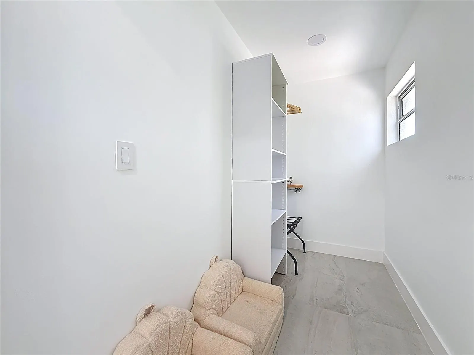 25 ISLAND DR