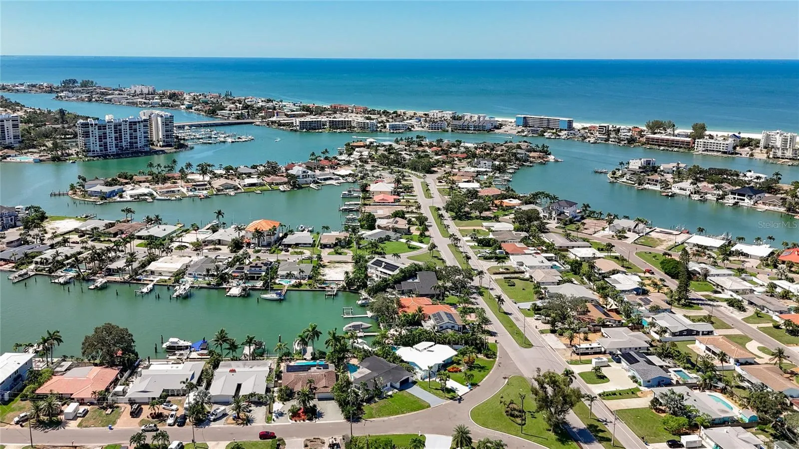 25 ISLAND DR