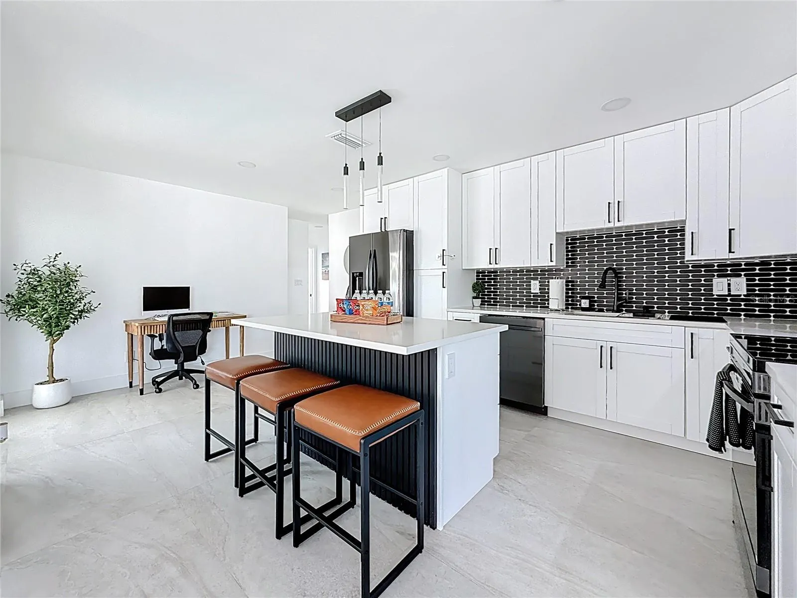 25 ISLAND DR
