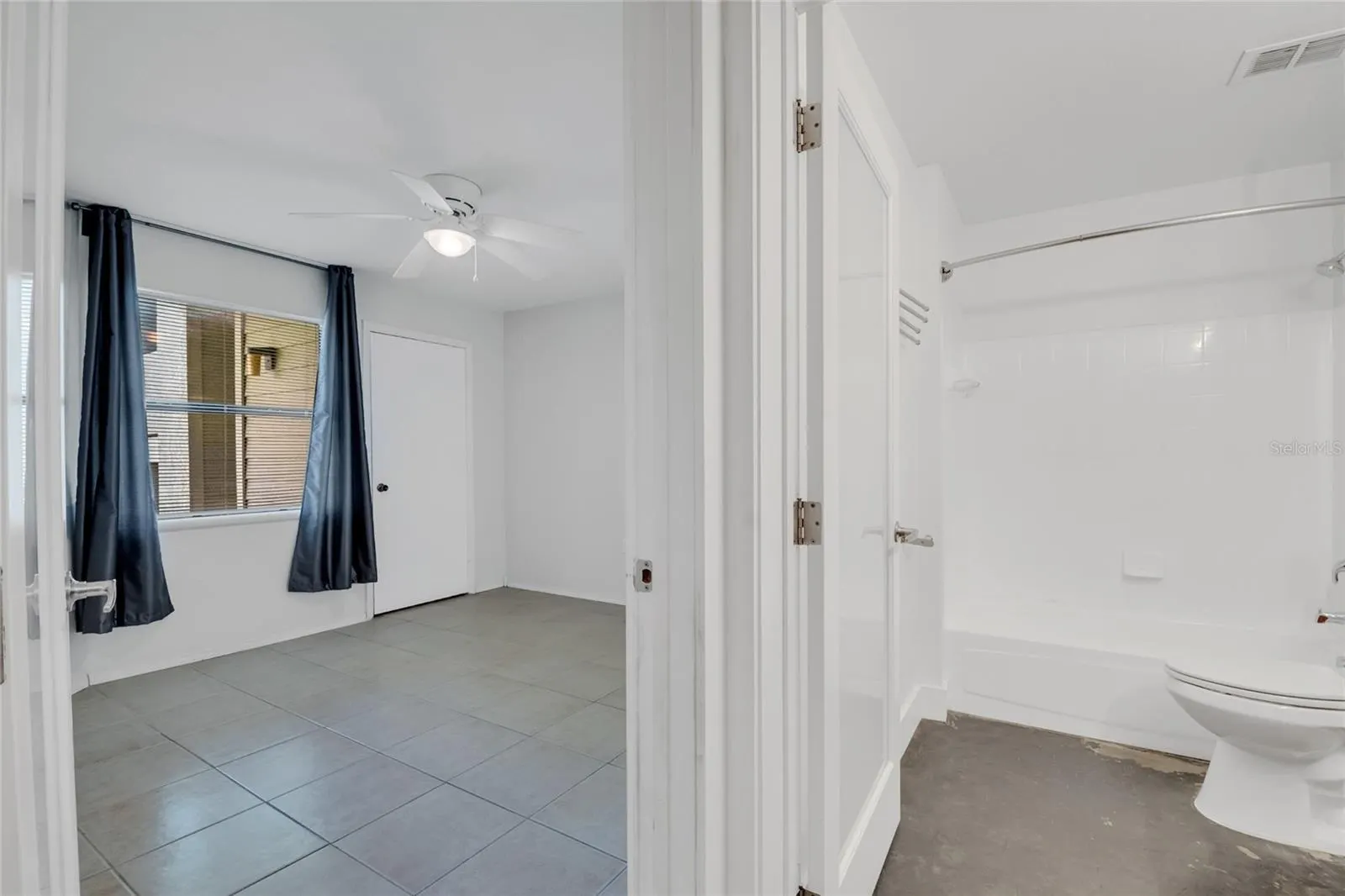 3034 PARKWAY BLVD #102, #102