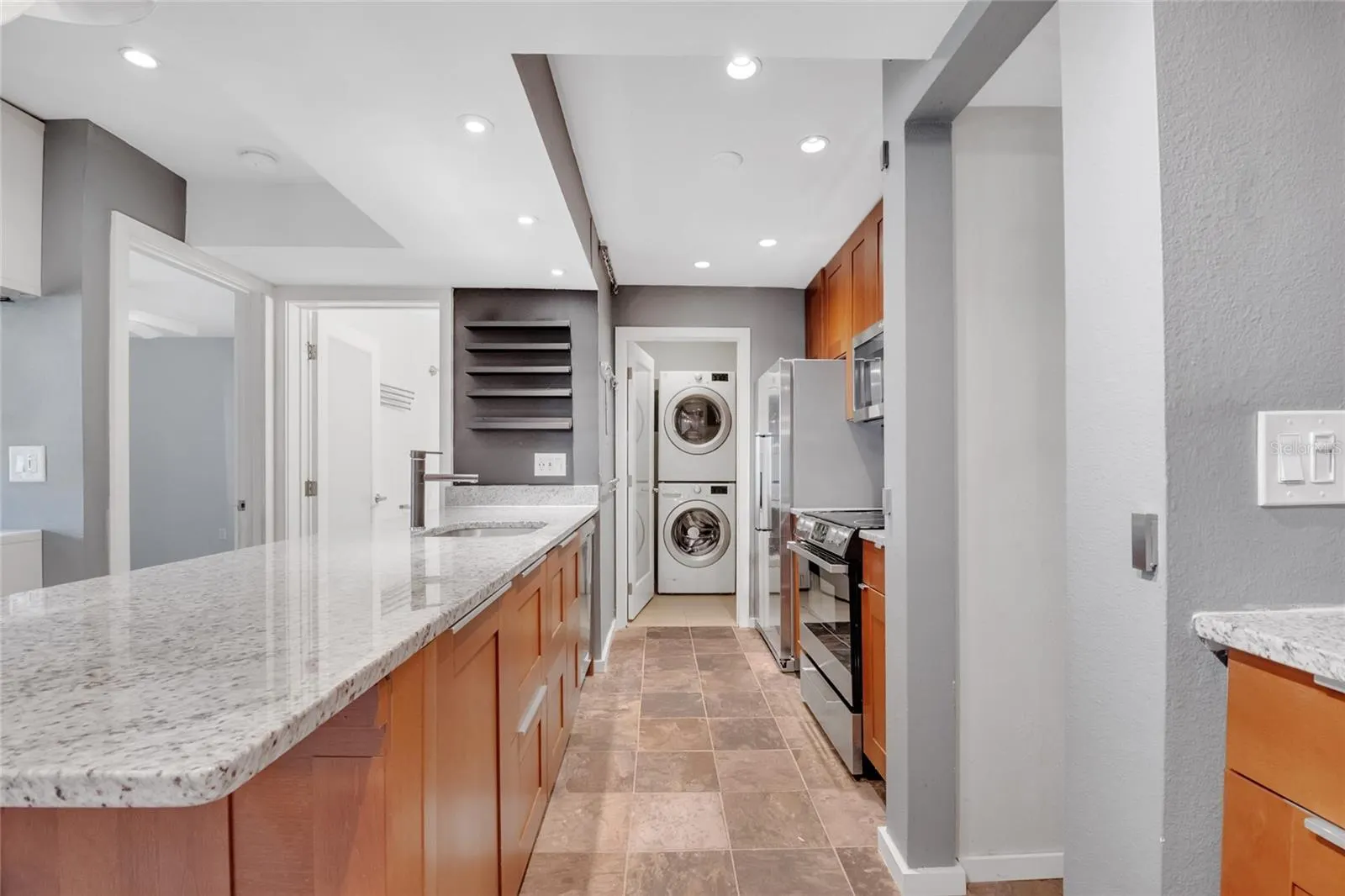 3034 PARKWAY BLVD #102, #102