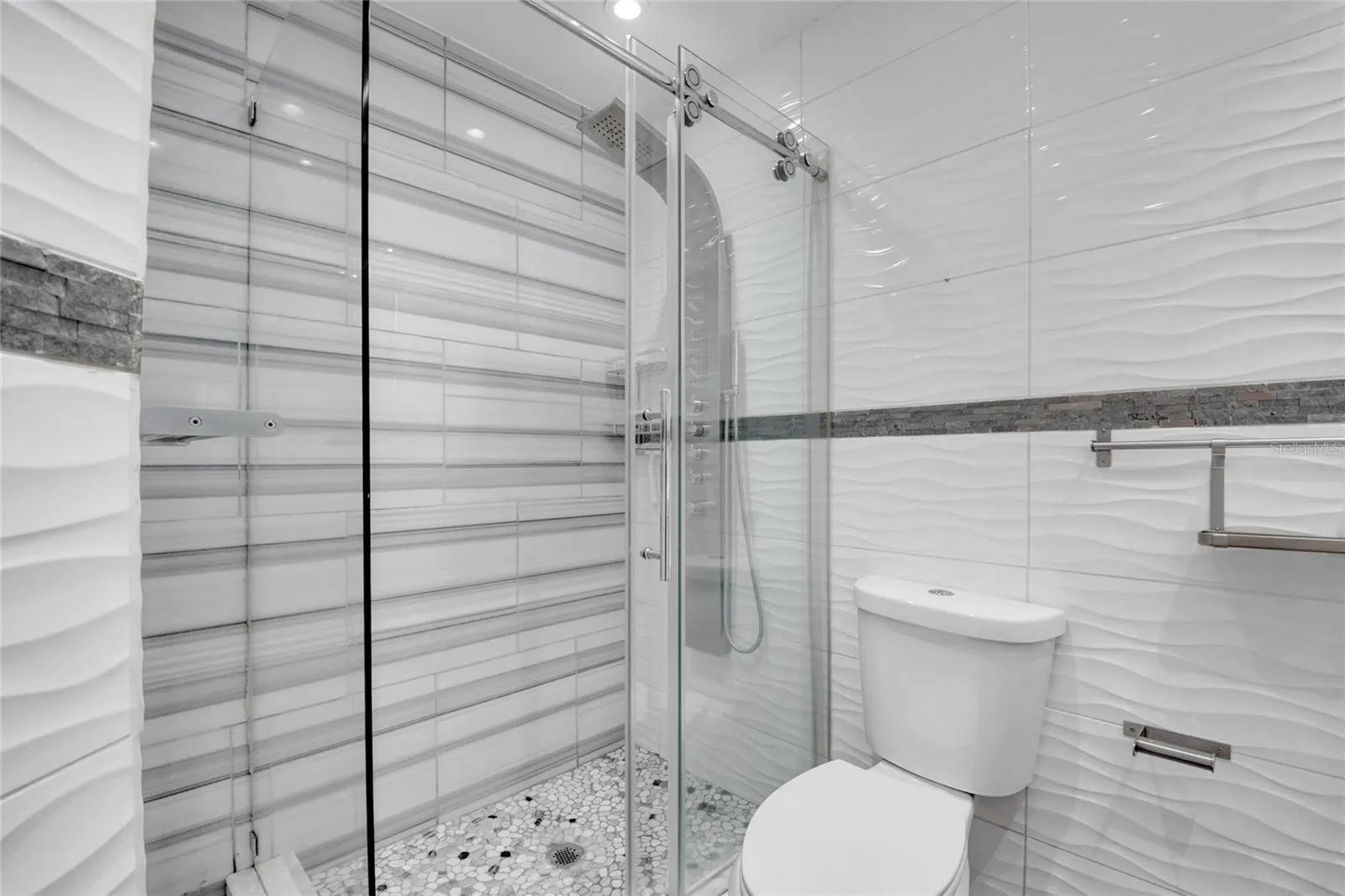 3034 PARKWAY BLVD #102, #102