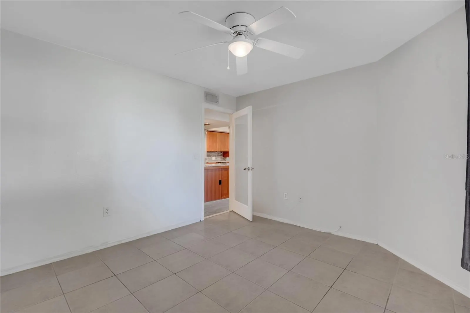 3034 PARKWAY BLVD #102, #102