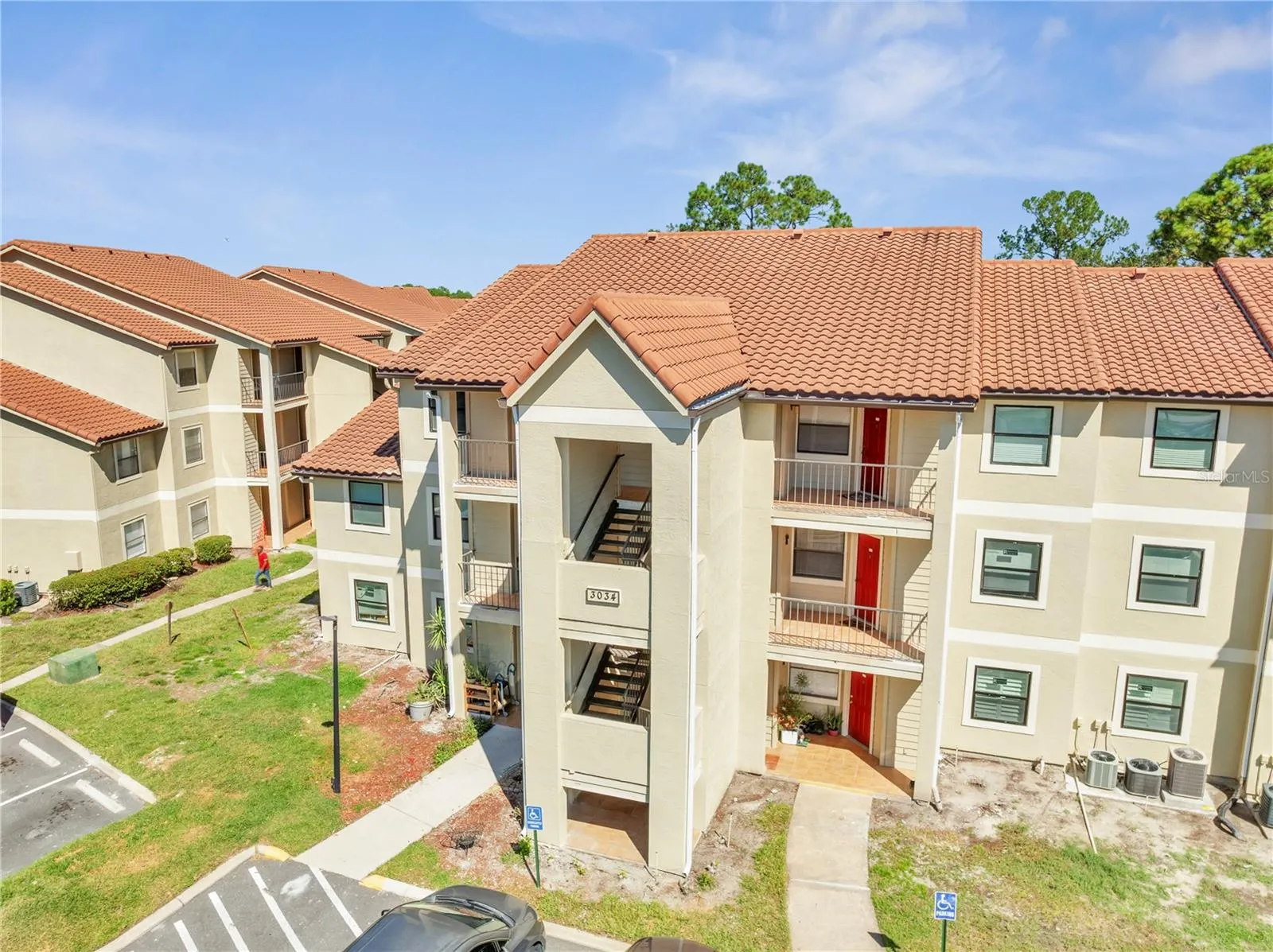 3034 PARKWAY BLVD #102, #102