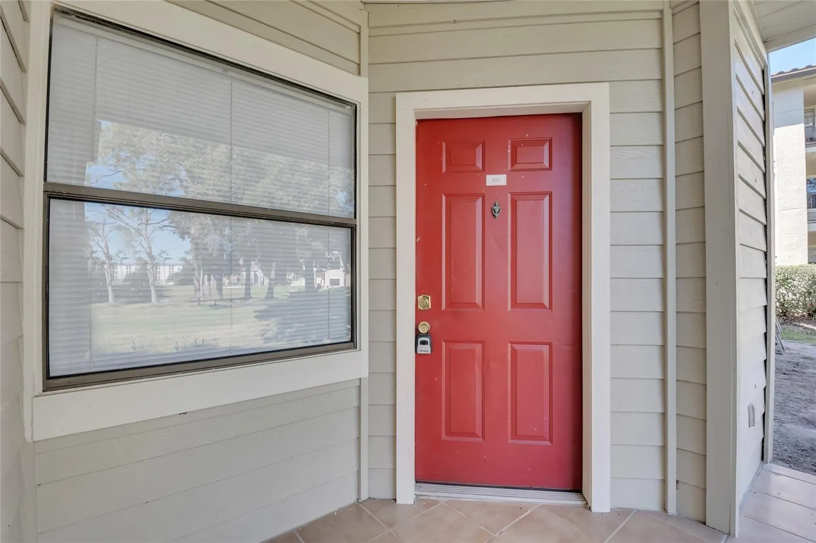 3034 PARKWAY BLVD #102, #102