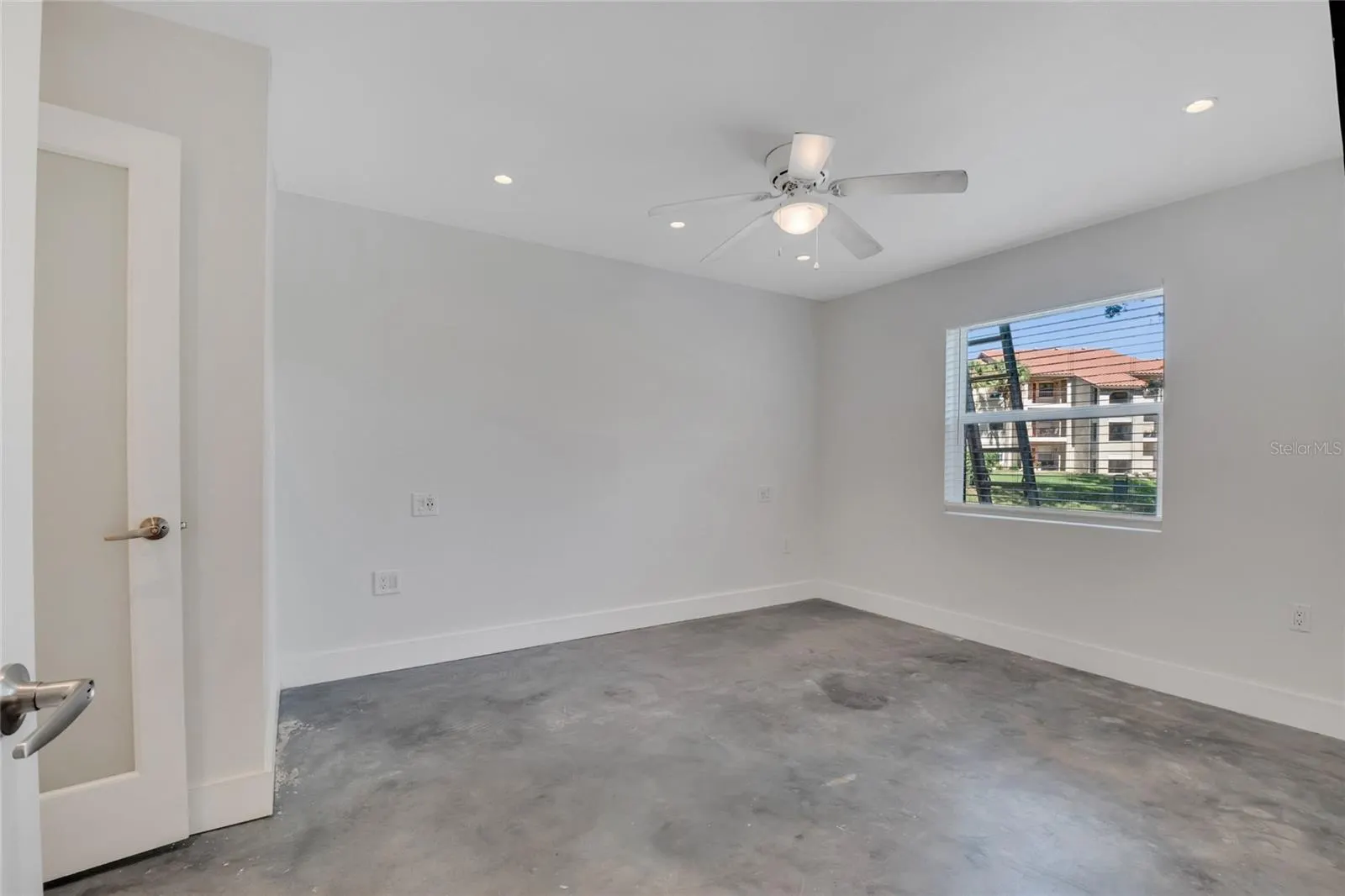 3034 PARKWAY BLVD #102, #102