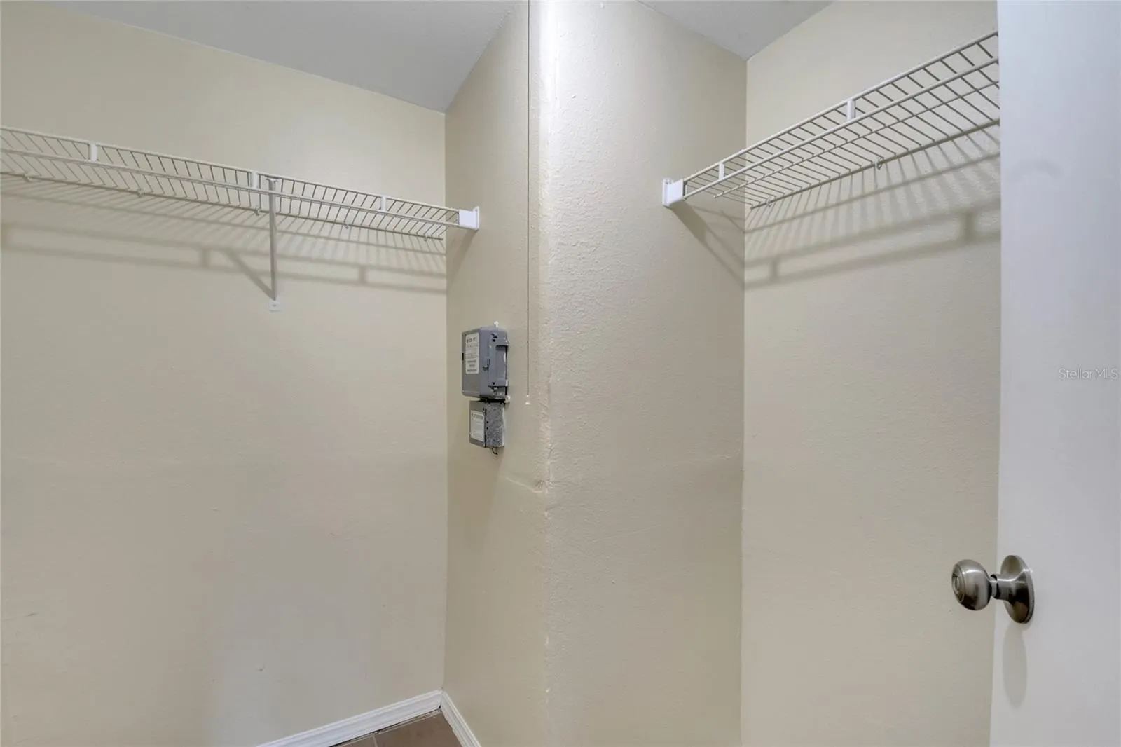 3028 PARKWAY BLVD #104, #104