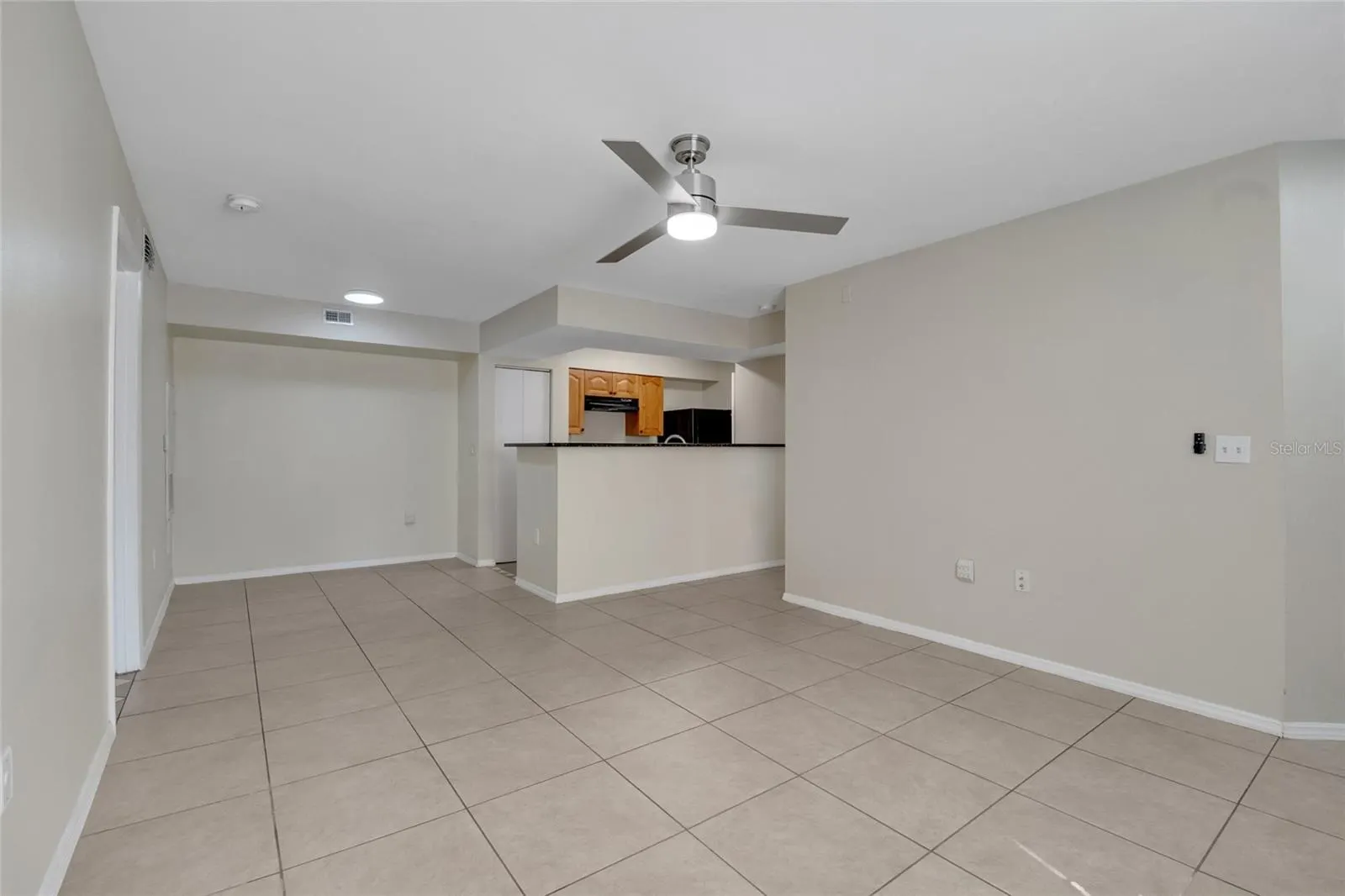3028 PARKWAY BLVD #104, #104