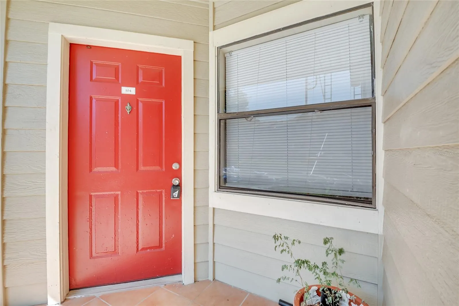 3028 PARKWAY BLVD #104, #104