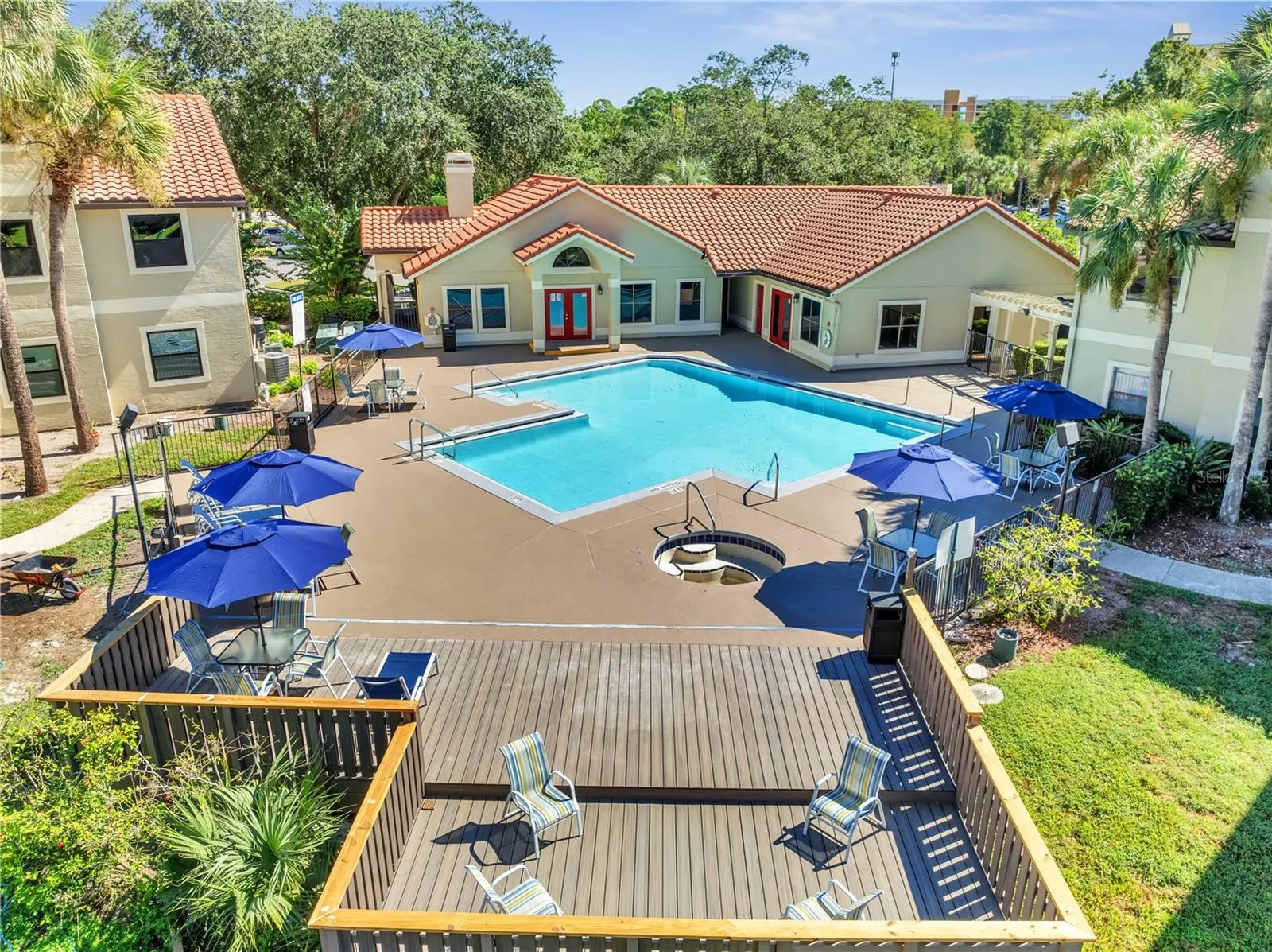 3028 PARKWAY BLVD #104, #104
